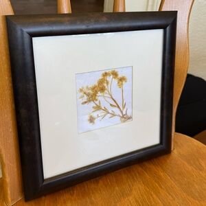 Brown Decorative Picture Frame. Excellent Condition! Apx. 10 in x 10 in.